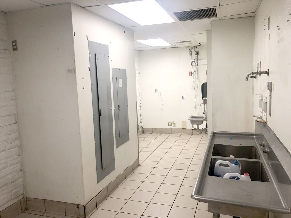 Stand Alone Building Lease Opportunity: 11636 SW Pacific Hwy, Portland, OR 97223